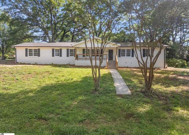 Property at 408 Bent Creek Dr, Greer, SC 29650, 3 beds, 2 baths