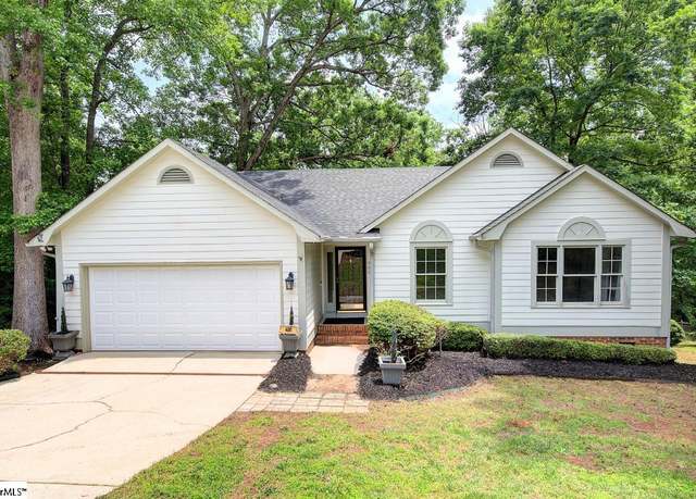 Property at 400 Halifax Dr, Greenville, SC 29615, 3 beds, 2 baths
