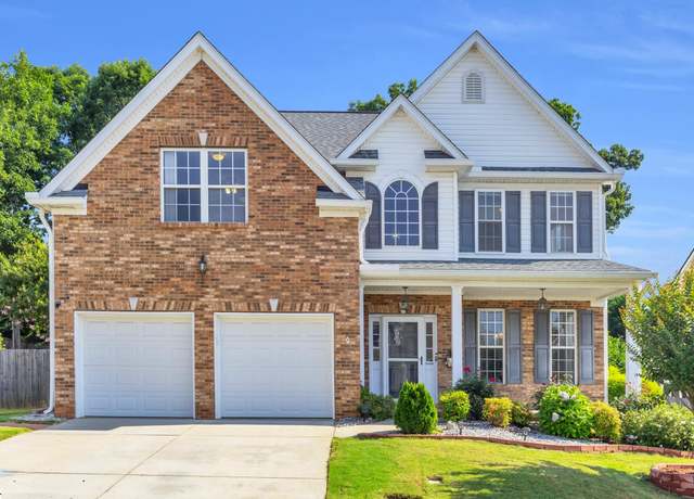 Property at 8 Glenbow Ct, Simpsonville, SC 29680, 5 beds, 3 baths