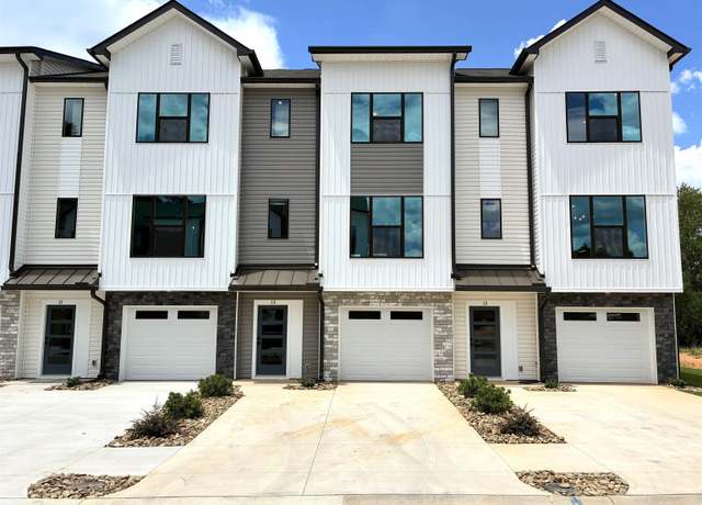 Property at 13 Pikewood Ln, Greenville, SC 29607, 3 beds, 2.5 baths