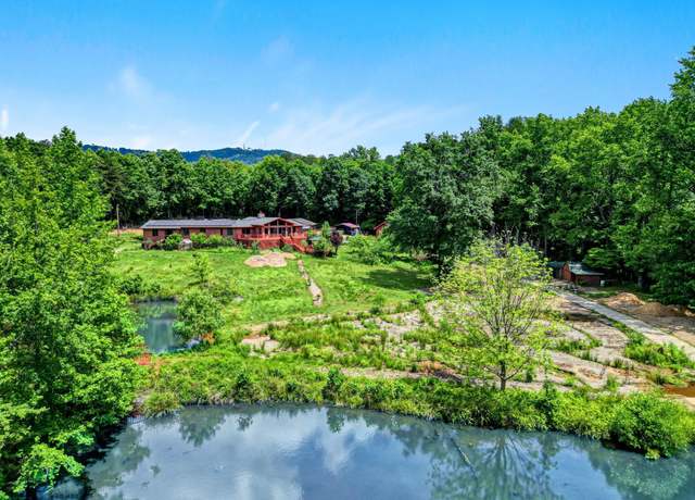 Property at 313 Viewmont Dr, Greenville, SC 29609, 4 beds, 3 baths