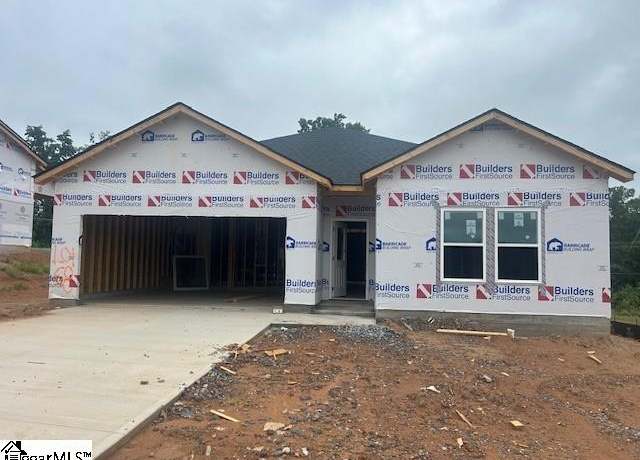 Property at 279 Pretoria Dr, Woodruff, SC 29388, 3 beds, 2 baths