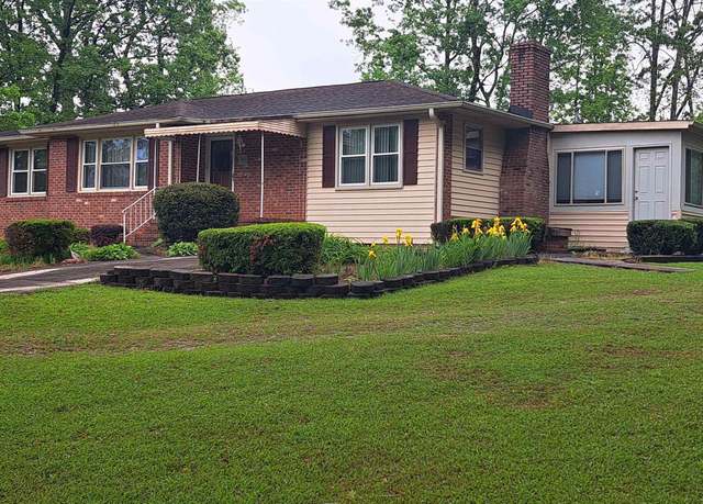 Property at 180 Pine Dr, Taylors, SC 29687, 3 beds, 2.5 baths
