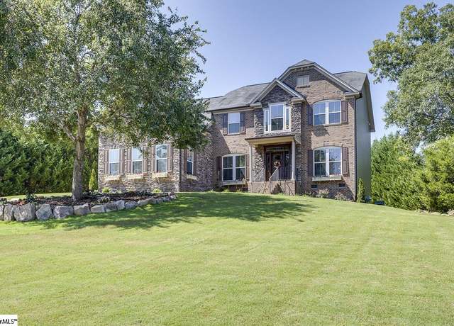 Property at 139 Scotts Bluff Dr, Simpsonville, SC 29681, 4 beds, 2.5 baths