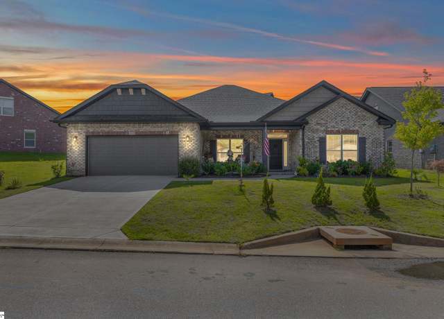 Property at 315 Rolling Waters Dr, Greenville, SC 29605, 4 beds, 3 baths
