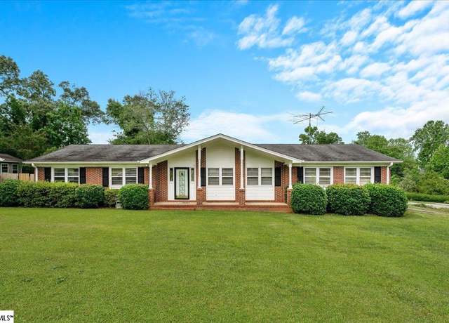 Property at 200 Camille St, Easley, SC 29642, 3 beds, 2 baths