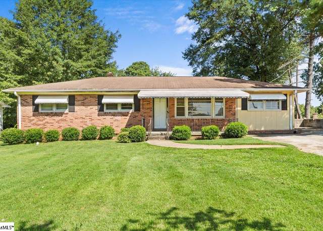 Property at 409 Jacobs Rd, Greenville, SC 29605, 3 beds, 1.5 baths