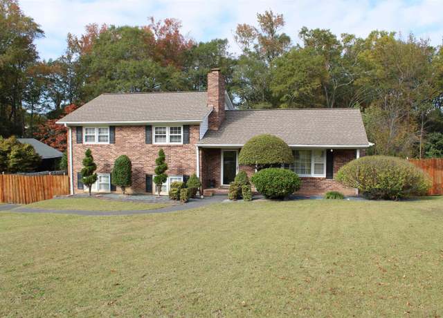 Property at 427 Fairhaven Dr, Taylors, SC 29687, 5 beds, 3 baths