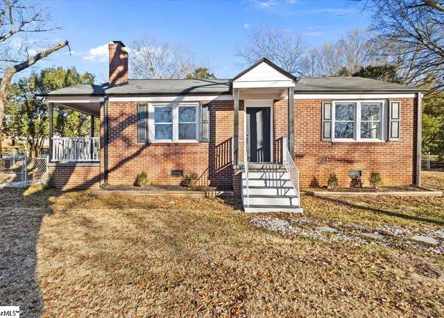 Property at 20 Milton Dr, Greenville, SC 29605, 2 beds, 1 bath