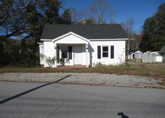 Property at 102 Sunset Dr, Pickens, SC 29671, 2 beds, 1.5 baths
