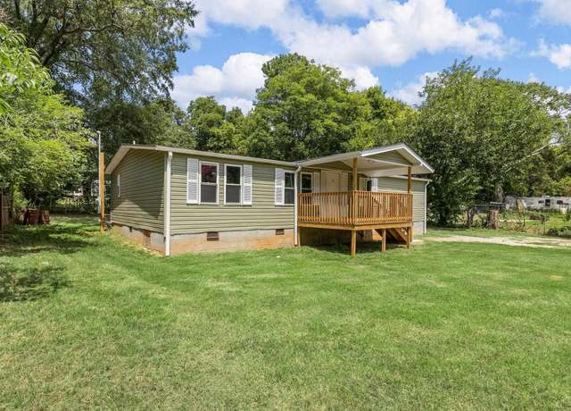 Property at 1 Williams St, Spartanburg, SC 29301, 4 beds, 2.5 baths