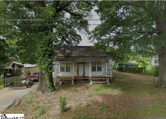 Property at 613 Darlington St, Calhoun Falls, SC 29628, 2 beds, 1 bath