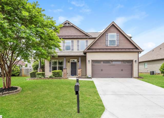 Property at 9 Dunsborough Dr, Simpsonville, SC 29680, 4 beds, 2.5 baths