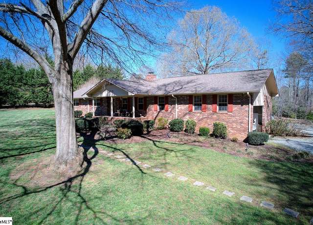 Property at 109 Cooper Dr, Simpsonville, SC 29681, 3 beds, 2 baths