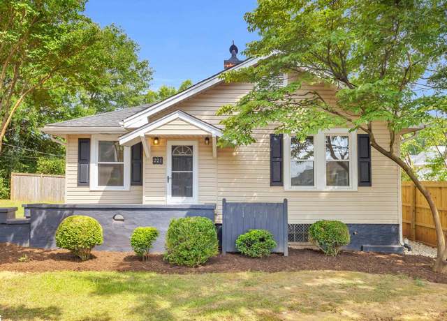 Property at 221 Brookdale Ave, Greenville, SC 29607, 3 beds, 2.5 baths