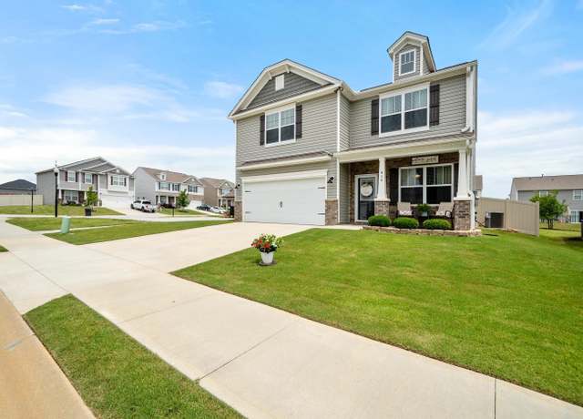 Property at 416 Splendid Pl, Simpsonville, SC 29680, 4 beds, 2.5 baths