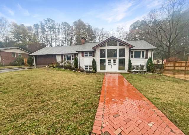 Property at 204 Robinall Dr, Easley, SC 29642, 5 beds, 3.5 baths