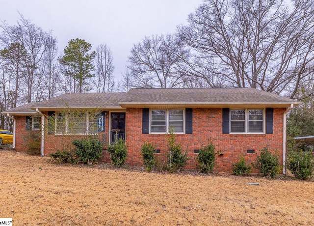 Property at 206 Overbrook Dr, Laurens, SC 29360, 3 beds, 2 baths