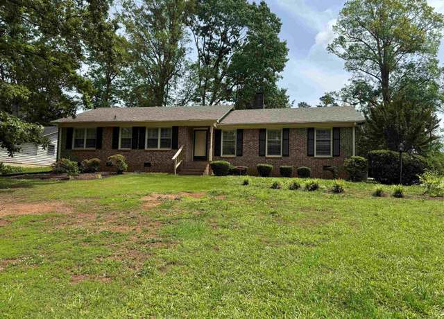 Property at 322 Seven Oaks Ln, Spartanburg, SC 29301, 4 beds, 2 baths