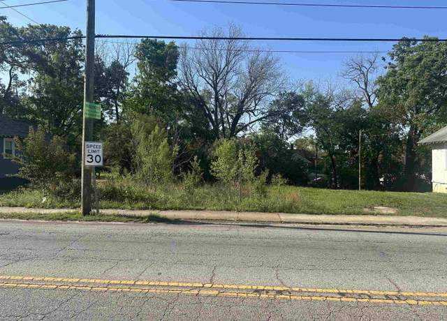 Property at 320 Fleming St, Laurens, SC 29360