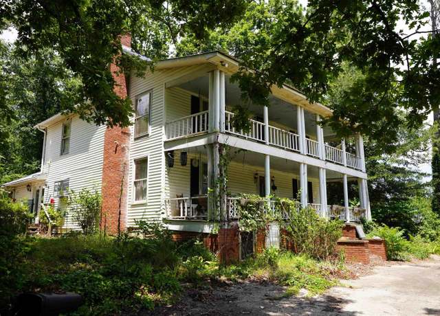 Property at 1212 Pleasant Hill Rd, Landrum, SC 29356, 4 beds, 2.5 baths