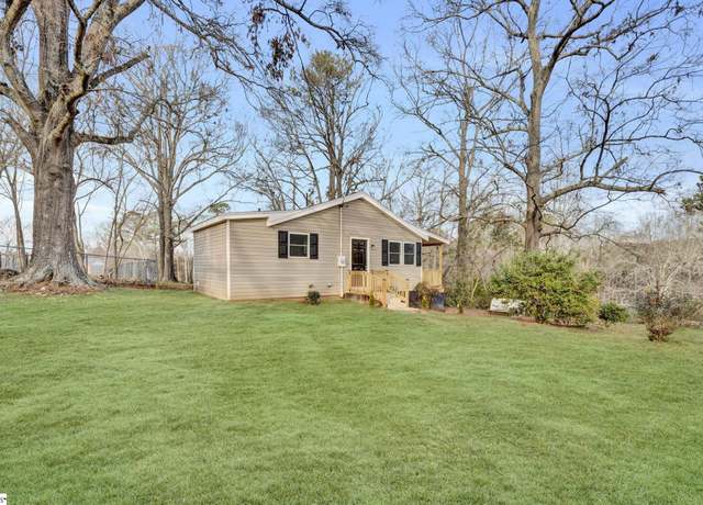 Property at 107 Bailey Cir, Clinton, SC 29325, 3 beds, 1.5 baths
