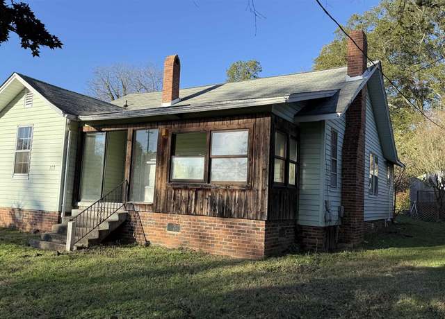 Property at 408 Cherokee St, Abbeville, SC 29620, 3 beds, 1 bath