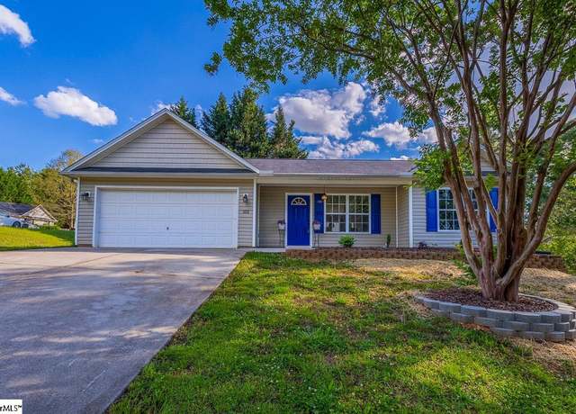 Property at 175 Falcon Ridge Dr, Boiling Springs, SC 29316, 3 beds, 2 baths