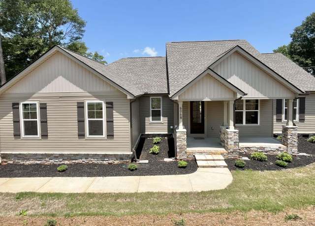 Property at 606B Parkwood Dr, Anderson, SC 29625, 3 beds, 2 baths