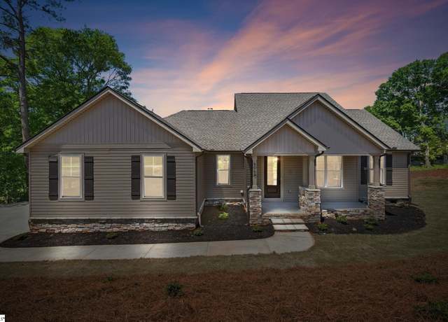 Property at 606B Parkwood Dr, Anderson, SC 29625, 3 beds, 2 baths