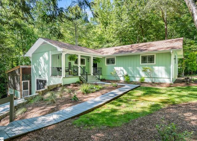 Property at 103 Pineneedle Dr, Westminster, SC 29693, 3 beds, 2.5 baths