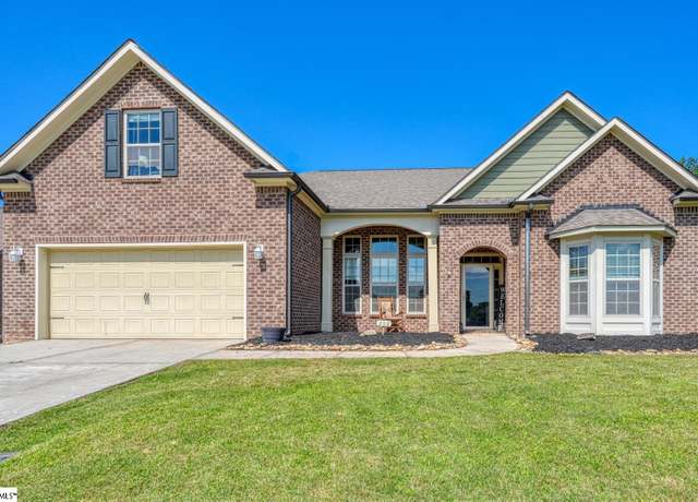 Property at 202 Buxton Ct, Easley, SC 29642, 3 beds, 2 baths