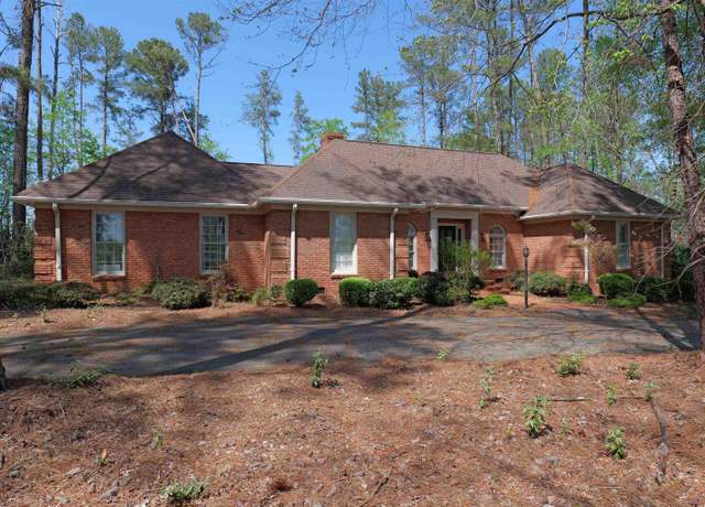 Property at 106 Carolina Club Dr, Spartanburg, SC 29306, 3 beds, 2.5 baths