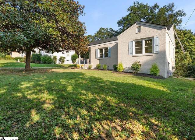Property at 304 Wedgewood Dr, Greenville, SC 29609, 3 beds, 2 baths