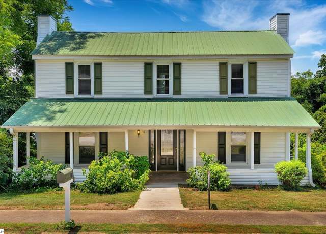 Property at 16 Lee St, Liberty, SC 29657-1304, 3 beds, 3.5 baths