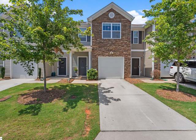 Property at 213 Southridge Ct, Easley, SC 29642, 3 beds, 2.5 baths