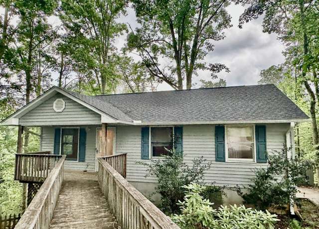 Property at 115 Mountain Chase Dr, Taylors, SC 29687, 3 beds, 2 baths