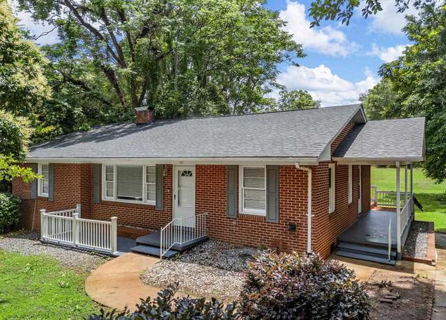 Property at 177 Continental Dr, Spartanburg, SC 29302, 4 beds, 3 baths