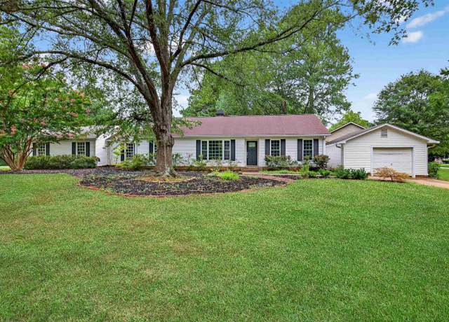 Property at 102 Harness Trl, Simpsonville, SC 29681, 3 beds, 2 baths