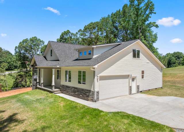 Property at 3135 E Croft Cir, Spartanburg, SC 29302, 3 beds, 2.5 baths