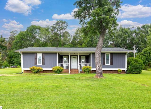 Property at 113 Wade Dr, Pickens, SC 29671, 3 beds, 2 baths