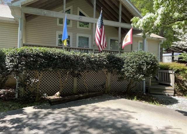 Property at 106 Stonegate Ct, Simpsonville, SC 29681, 3 beds, 2 baths