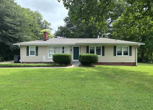 Property at 2 Runion Dr, Taylors, SC 29687, 3 beds, 1.5 baths