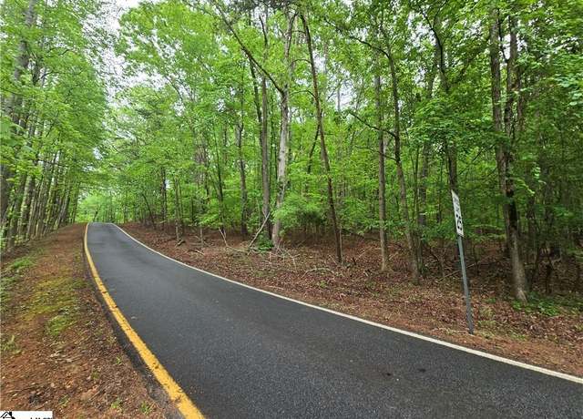 Property at 501 N Arrowhead Dr, Westminster, SC 29693