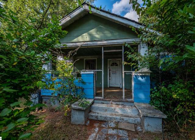 Property at 202 Orange St, Greenville, SC 29609, 2 beds, 1 bath