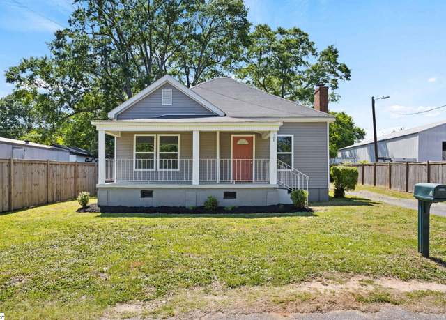 Property at 103 Dyer St, Greenville, SC 29611, 2 beds, 1 bath