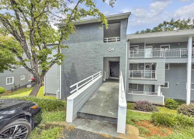 Property at 405 Northlake Dr, Anderson, SC 29625, 3 beds, 2 baths