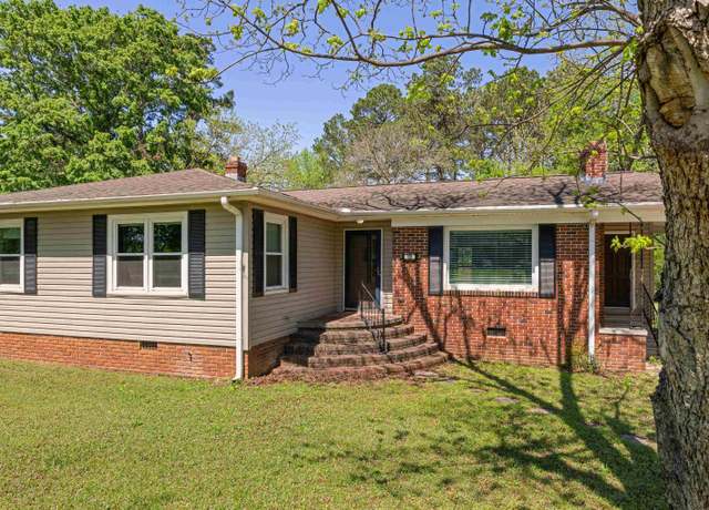 Property at 105 Pinewood Ave, Clinton, SC 29325, 3 beds, 2 baths