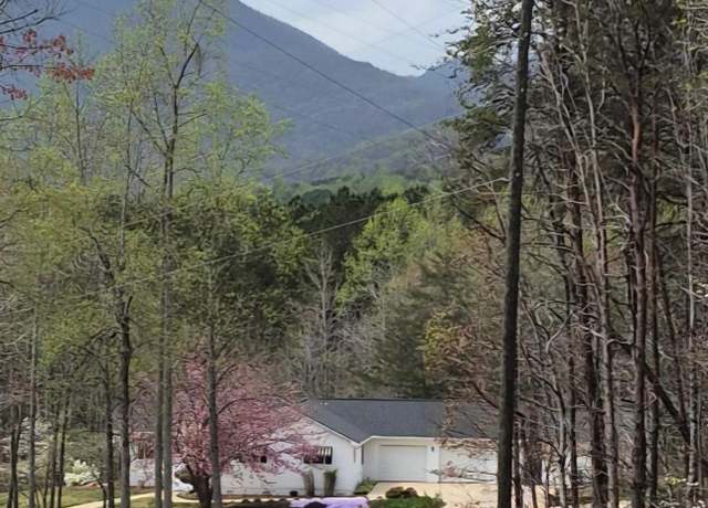 Property at 620 Oak Grove Rd, Landrum, SC 29356, 3 beds, 2 baths