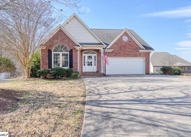 Property at 842 E Coosaw Ct, Roebuck, SC 29376, 4 beds, 2.5 baths